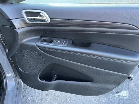 Used 2022 Jeep Grand Cherokee Altitude image 22