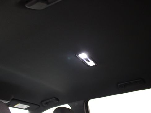 Used 2025 Chevrolet Equinox LT FWD image 21