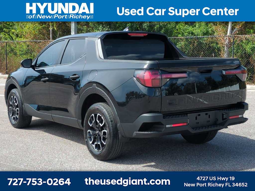 Certified 2024 Hyundai Santa Cruz SE FWD image 3