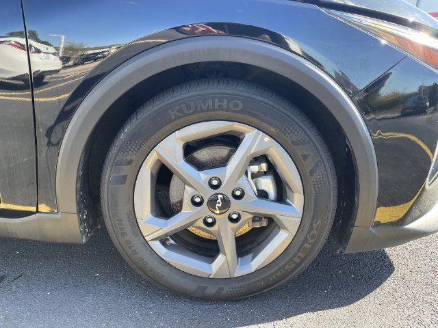 Used 2025 Kia K4 FWD image 40