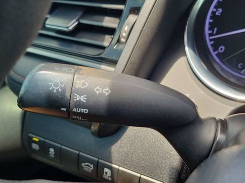 Used 2020 Toyota Camry LE FWD image 23