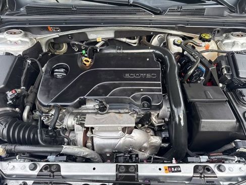 Used 2018 Chevrolet Malibu LT FWD image 17