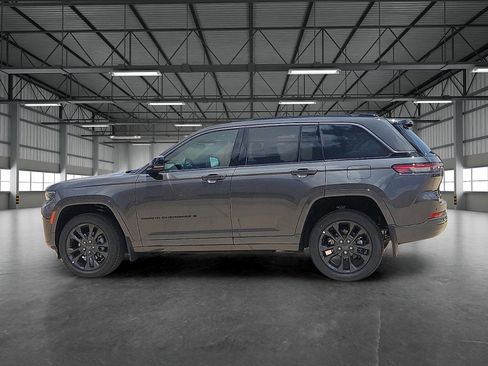 New 2026 Jeep Grand Cherokee Limited AWD/4WD image 2