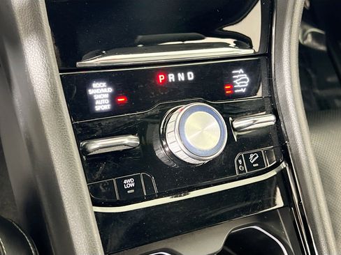 Used 2022 Jeep Grand Cherokee Overland w/ Luxury Tech Group IV image 17