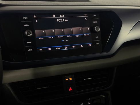 Used 2023 Volkswagen Taos SE w/ Panoramic Sunroof Package FWD image 17