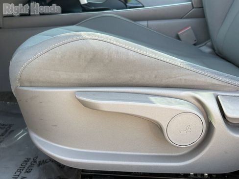 Used 2025 Hyundai Elantra SEL FWD image 13