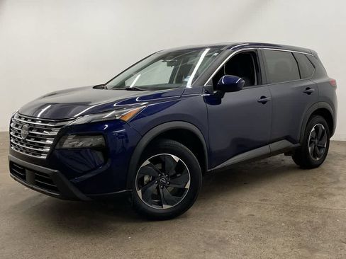 Used 2024 Nissan Rogue SV image 1
