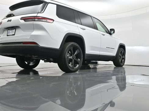 New 2025 Jeep Grand Cherokee L Altitude image 43