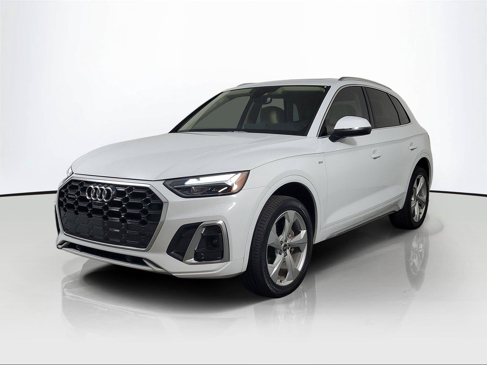 Used 2023 Audi Q5 2.0T Premium Plus w/ Premium Plus Package AWD/4WD image 3