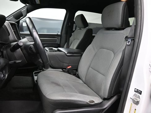 Used 2022 RAM 1500 Big Horn AWD/4WD image 2