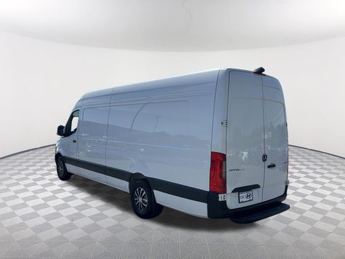 Used 2024 Mercedes-Benz Sprinter 2500 image 7