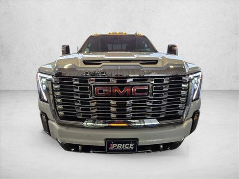 Used 2025 GMC Sierra 2500 Denali w/ Denali Reserve Package AWD/4WD image 2