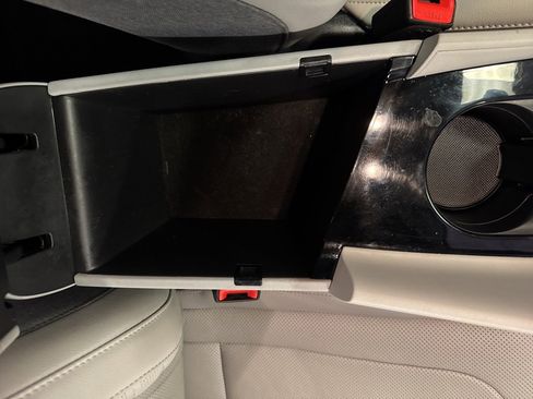 Used 2021 Hyundai Elantra Limited image 38