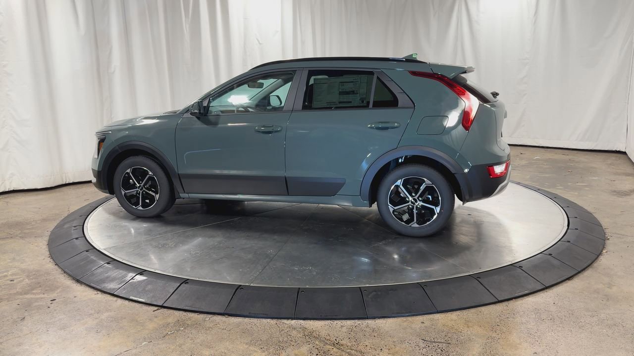 New 2026 Kia Niro EX FWD image 9