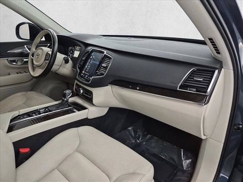 Used 2018 Volvo XC90 T6 Momentum w/ Convenience Package AWD/4WD image 26