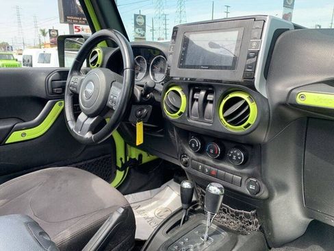 Used 2017 Jeep Wrangler Sport w/ Quick Order Package 24S AWD/4WD image 9