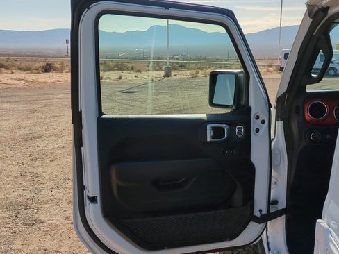 Used 2023 Jeep Wrangler Rubicon w/ LED Lighting Group image 12