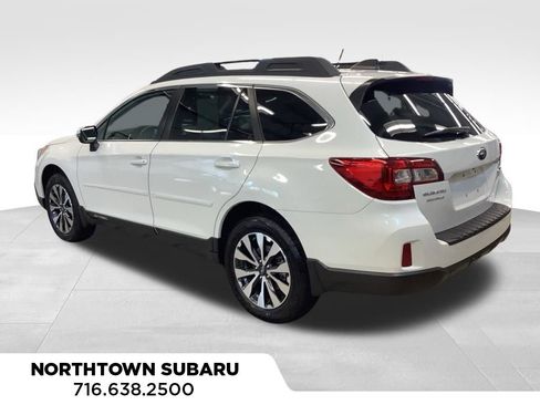 Used 2017 Subaru Outback 2.5i Limited AWD/4WD image 3
