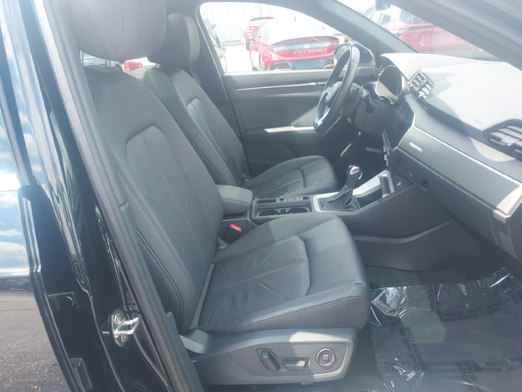 Used 2023 Audi Q3 2.0T Premium w/ Convenience Package AWD/4WD image 36