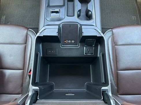 Used 2025 GMC Sierra 3500 Denali w/ Denali Reserve Package AWD/4WD image 26