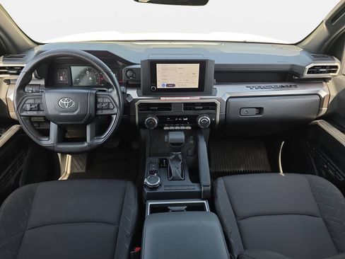 Used 2025 Toyota Tacoma SR5 AWD/4WD image 9