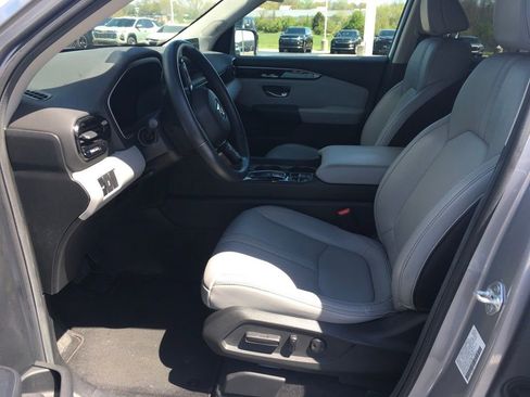 Used 2025 Honda Pilot EX-L image 5