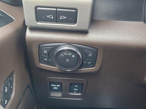 Used 2018 Ford F150 King Ranch w/ Equipment Group 601A Luxury image 25