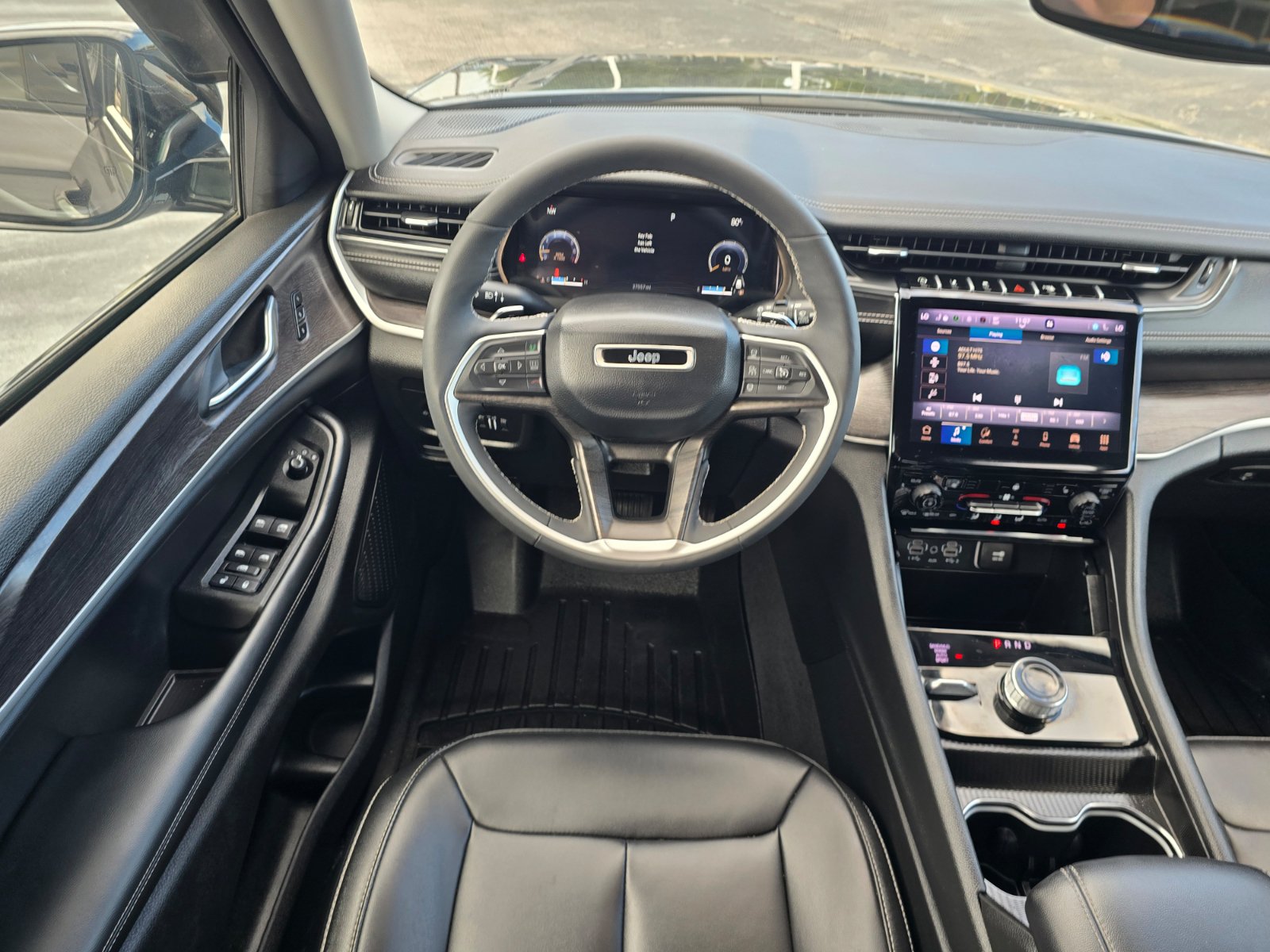 Used 2024 Jeep Grand Cherokee L Limited AWD/4WD image 14