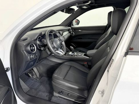 Used 2022 Alfa Romeo Stelvio Ti AWD/4WD image 34