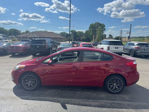 Used 2016 Kia Forte LX w/ LX Popular Plus Package FWD image 3