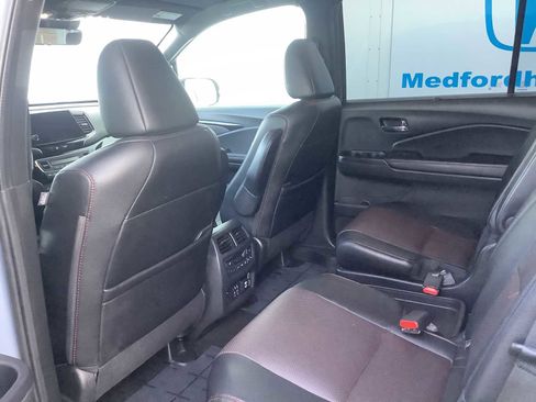 Used 2022 Honda Pilot Black Edition image 12