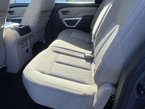 Used 2016 Nissan Titan SV AWD/4WD image 5
