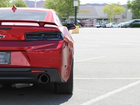 Used 2016 Chevrolet Camaro SS RWD image 12