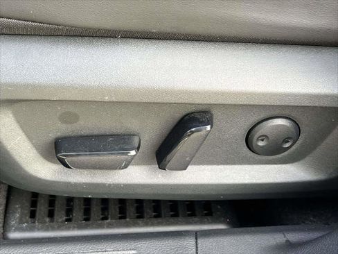 Used 2023 Nissan Rogue SV w/ SV Premium B Package image 19