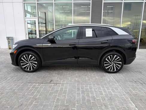 Certified 2023 Volkswagen ID.4 Pro S Plus image 3