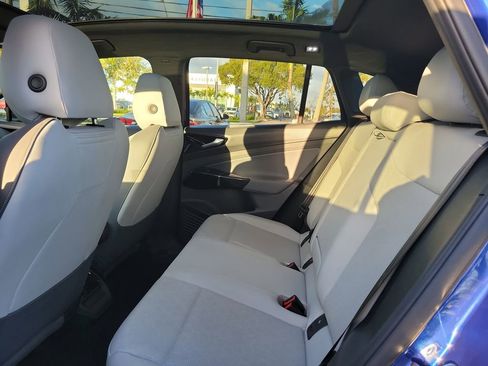 Used 2022 Volkswagen ID.4 Pro S image 7