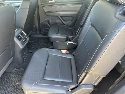 Certified 2023 Volkswagen Atlas SE image 6