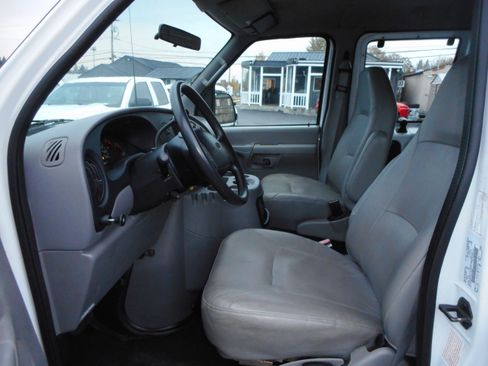 Used 2002 Ford E-350 and Econoline 350 XL image 14
