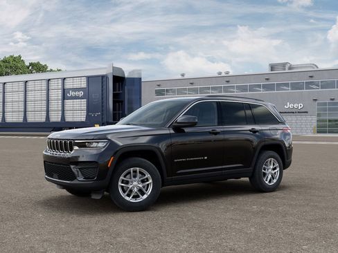 New 2026 Jeep Grand Cherokee Laredo X AWD/4WD image 2
