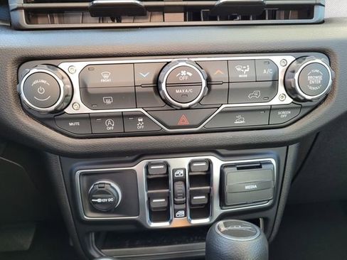 New 2026 Jeep Gladiator Sport image 24