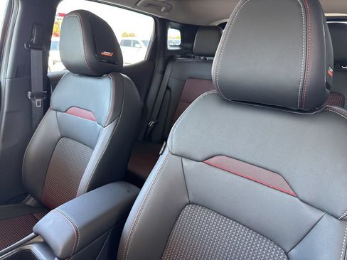 New 2026 Nissan Kicks SR w/ SR Premium Package FWD image 11