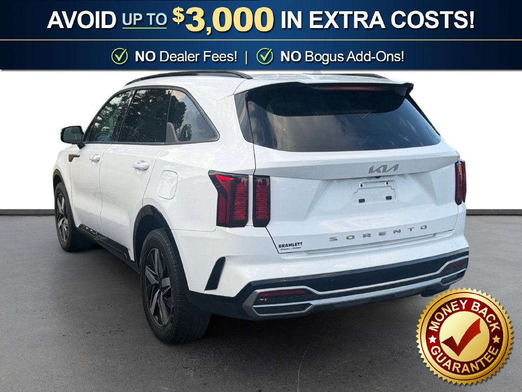 Used 2022 Kia Sorento EX w/ Panoramic Sunroof Package FWD image 4