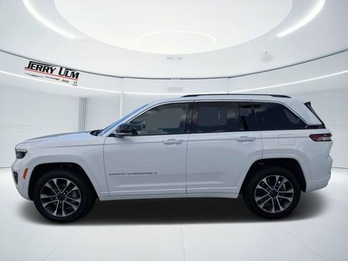 Used 2023 Jeep Grand Cherokee Overland w/ Luxury Tech Group IV RWD image 6