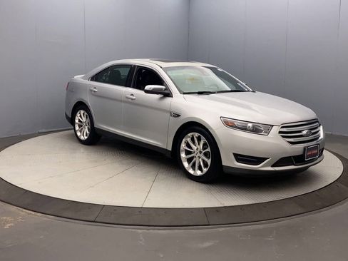 Used 2018 Ford Taurus Limited AWD/4WD image 7