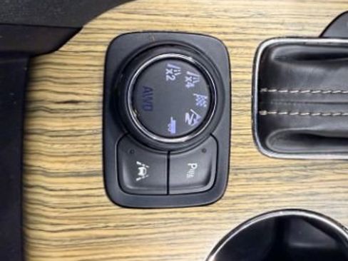 Used 2018 GMC Acadia Denali w/ Technology Package image 38