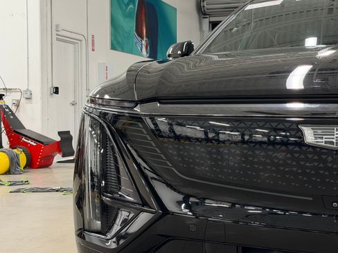 Certified 2024 Cadillac Lyriq Sport w/ LPO, Floor Liner Package AWD/4WD image 11