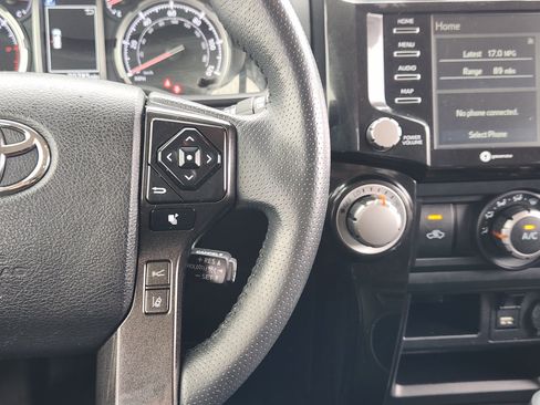 Used 2022 Toyota 4Runner TRD Off-Road AWD/4WD image 28