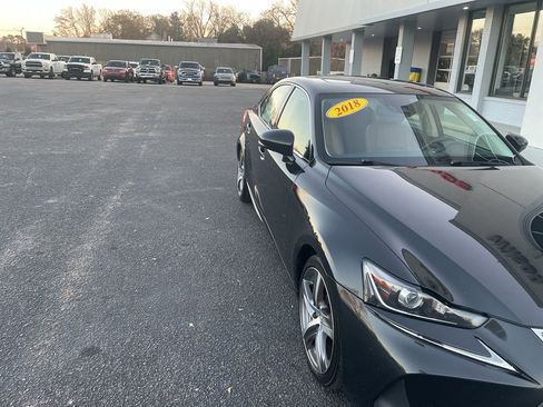 Used 2018 Lexus IS 300 AWD image 2