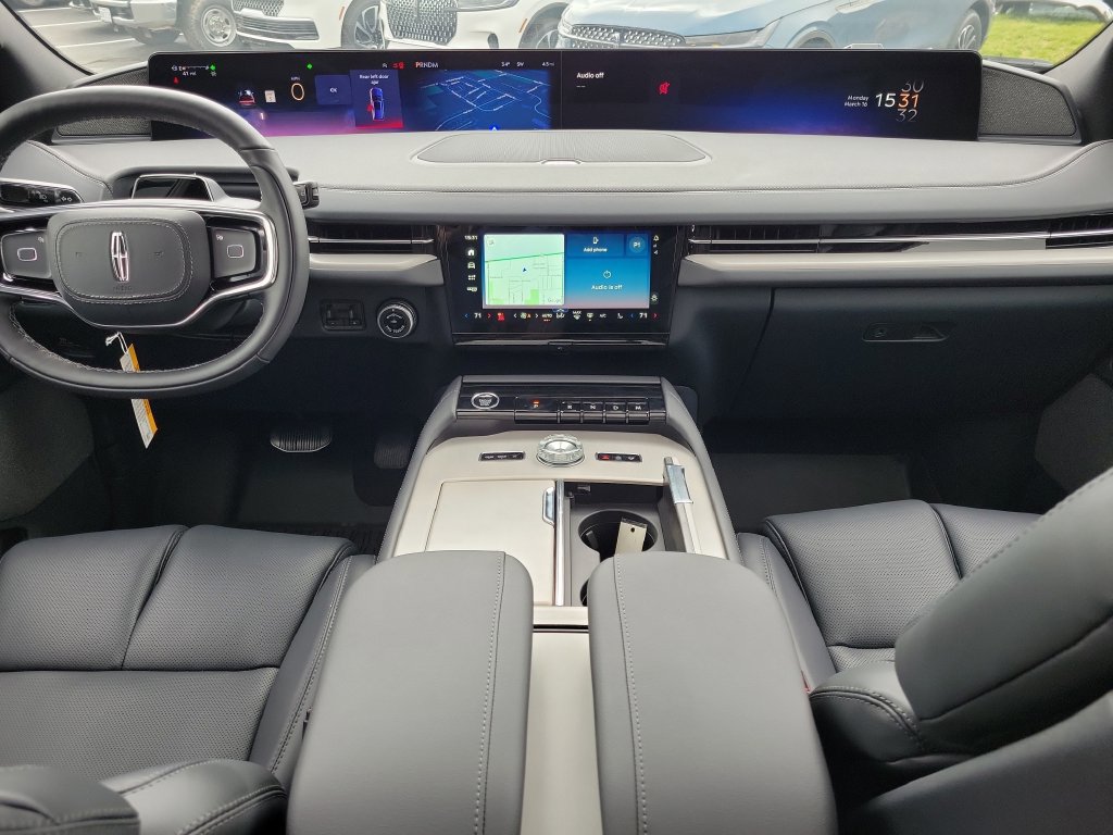 New 2026 Lincoln Navigator Reserve w/ Jet Appearance Package AWD/4WD image 11