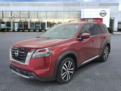 Used 2025 Nissan Pathfinder Platinum